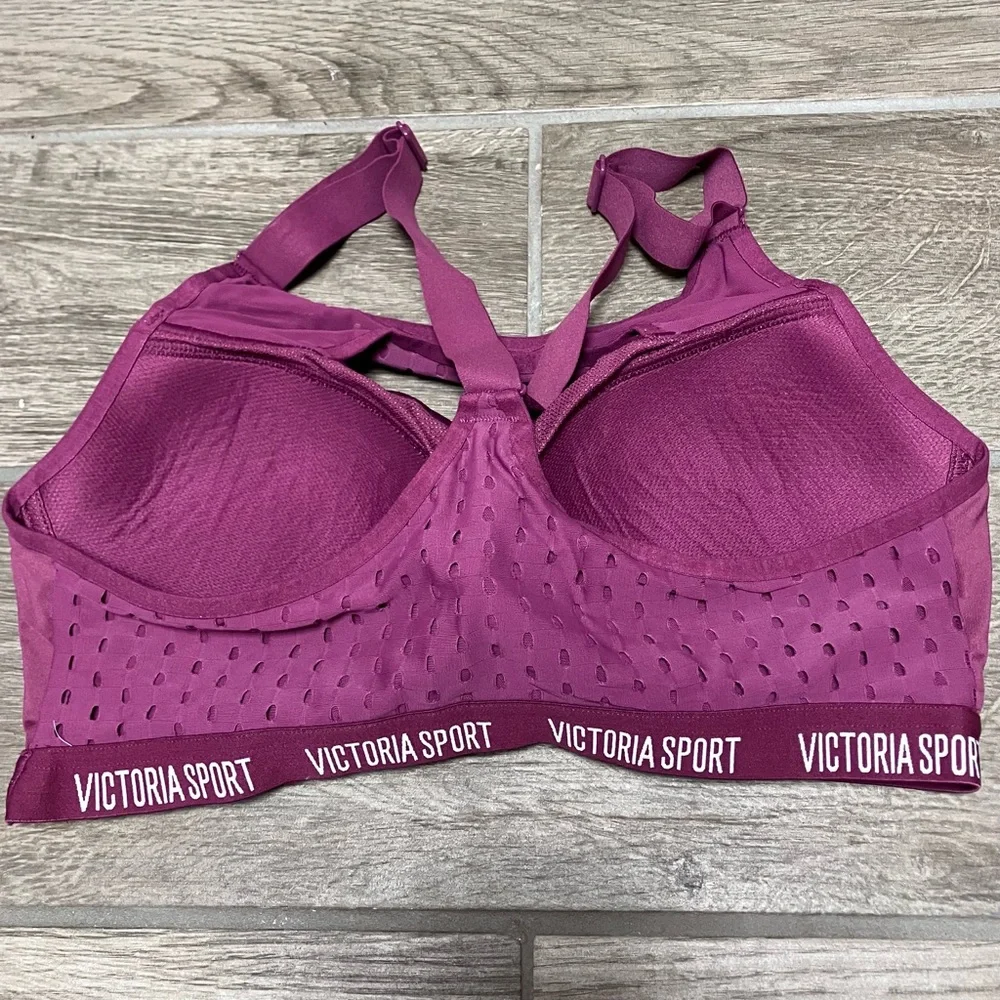 Victoria’s Secret Sport Wireless Racerback Bra - Picture 2 of 5